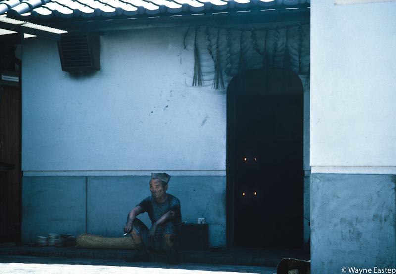 Sumi workman taking a smoke break at the Kobaien sumi factory